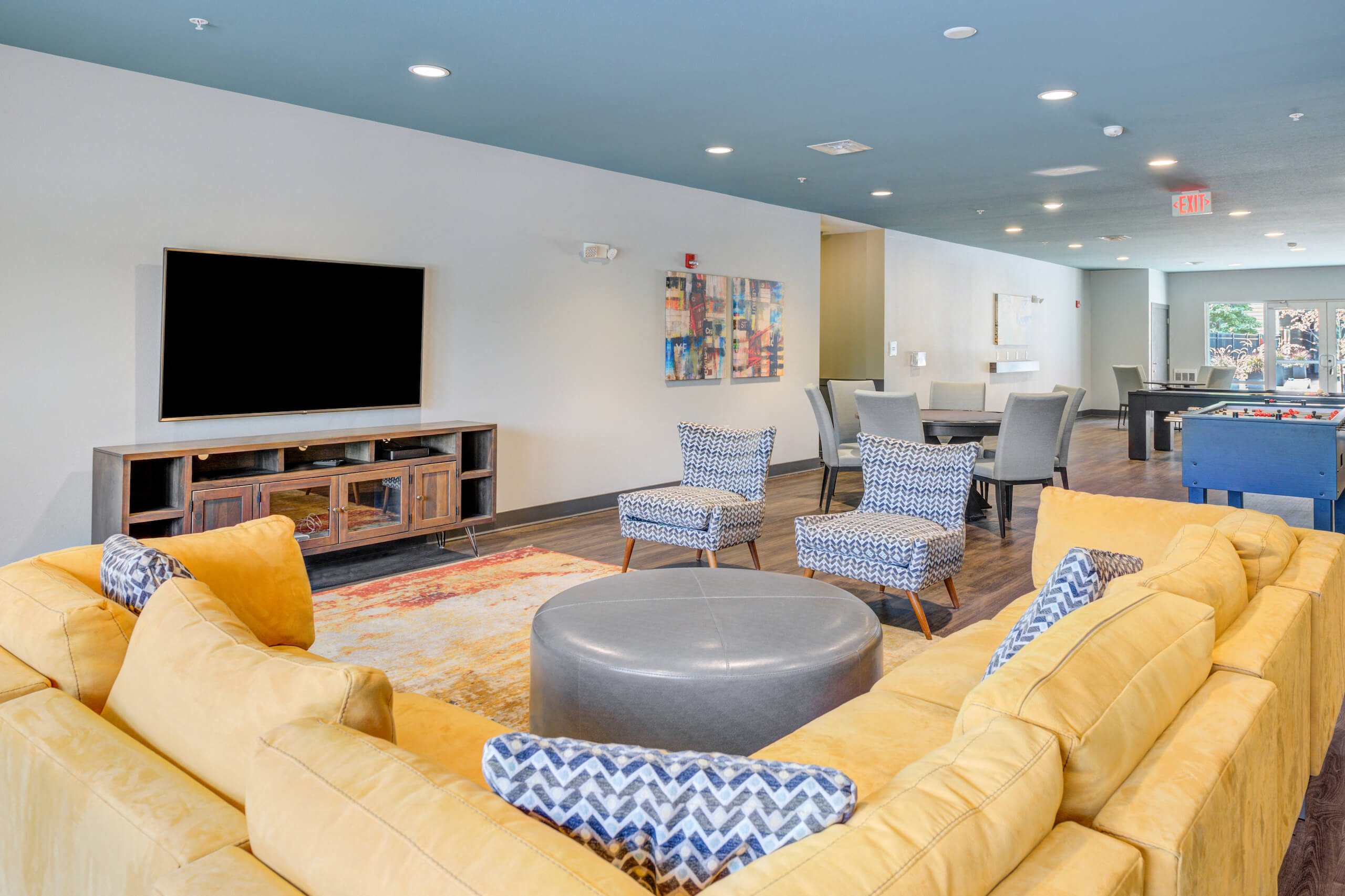 The Vue is a similar property to Summit At Keystone located in Indianapolis